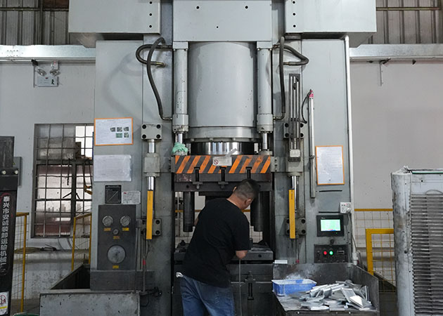 Forging and Pressing - Production Workshop